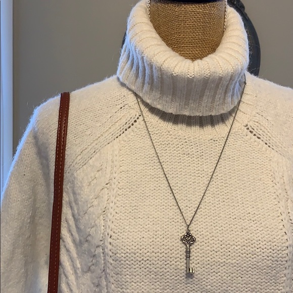 American Eagle Cream Sweater - Picture 6 of 7